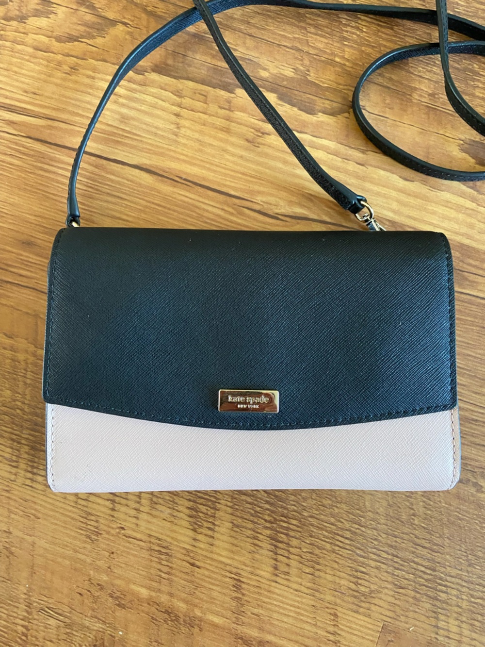 Kate Spade Pink and Black Laurel Way Winni Saffiano Leather Crossbody Clutch - Picture 3 of 11